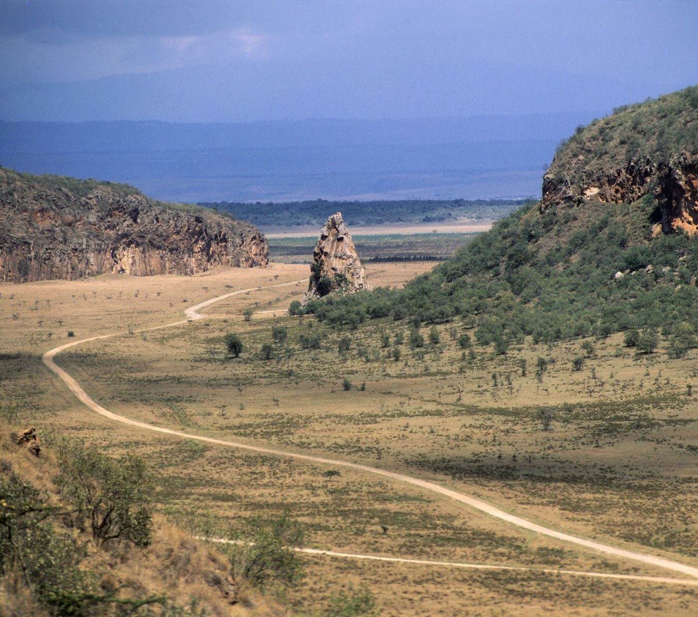 Rondreis Kenia, Hells Gate, Hells Gate National Park met toren