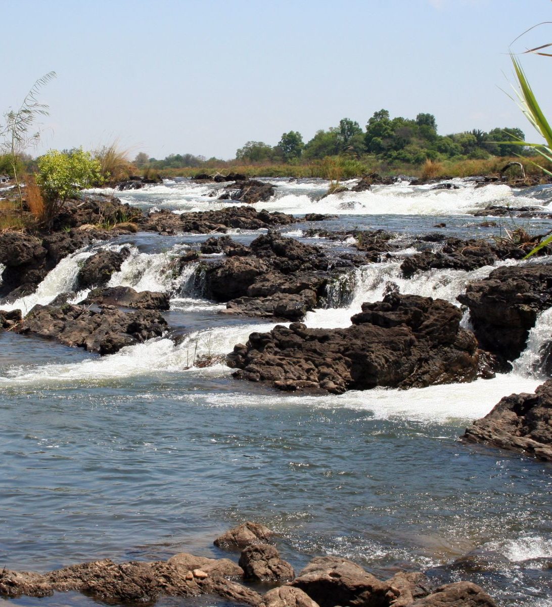 Rondreis Namibië, Divundu en Popa Falls, Popa Falls kleine watervallen in stroming