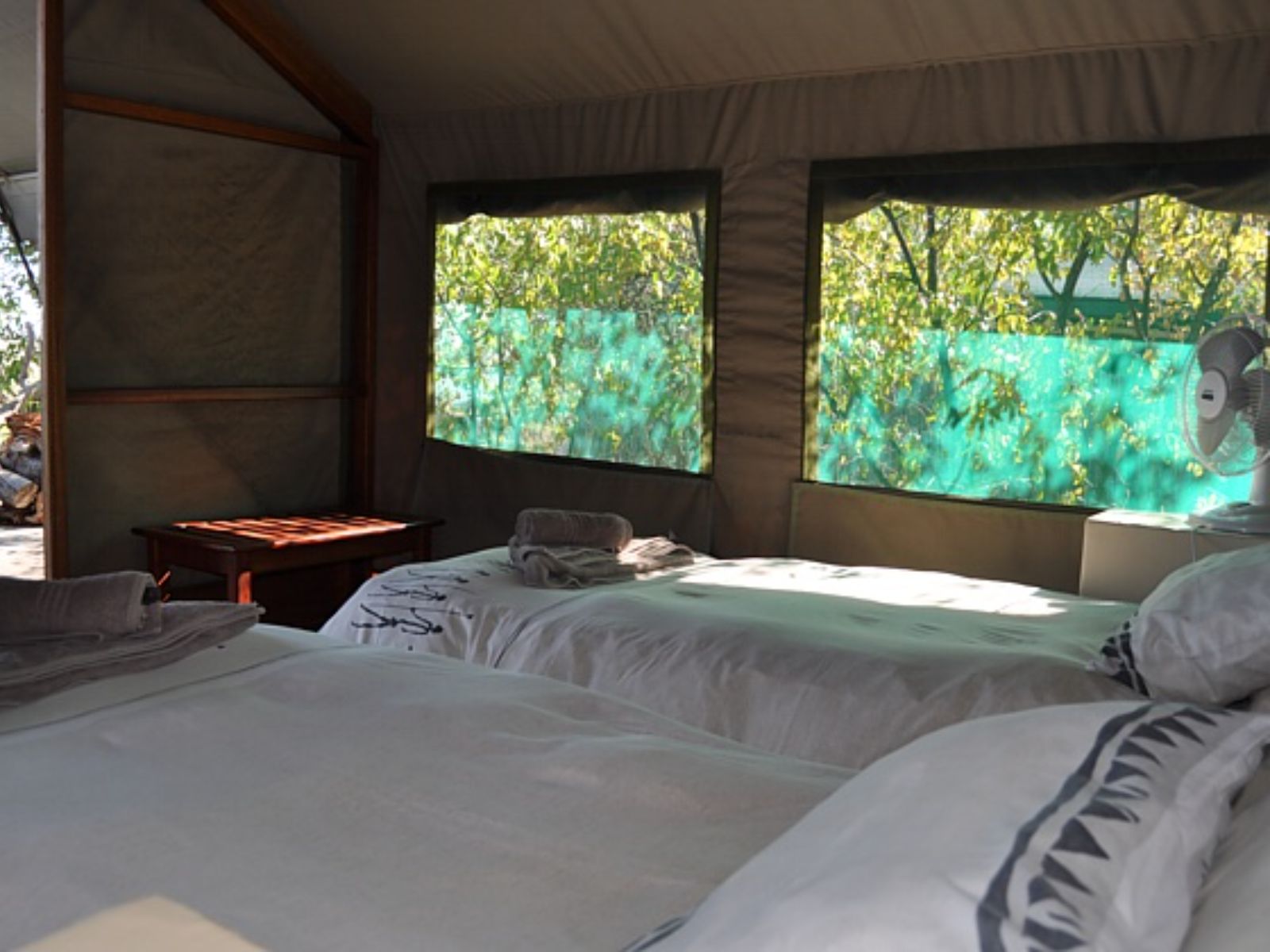Rondreis Namibië, Etosha NP (zuid), Mondjila Safari Camp, tweepersoonsbedden