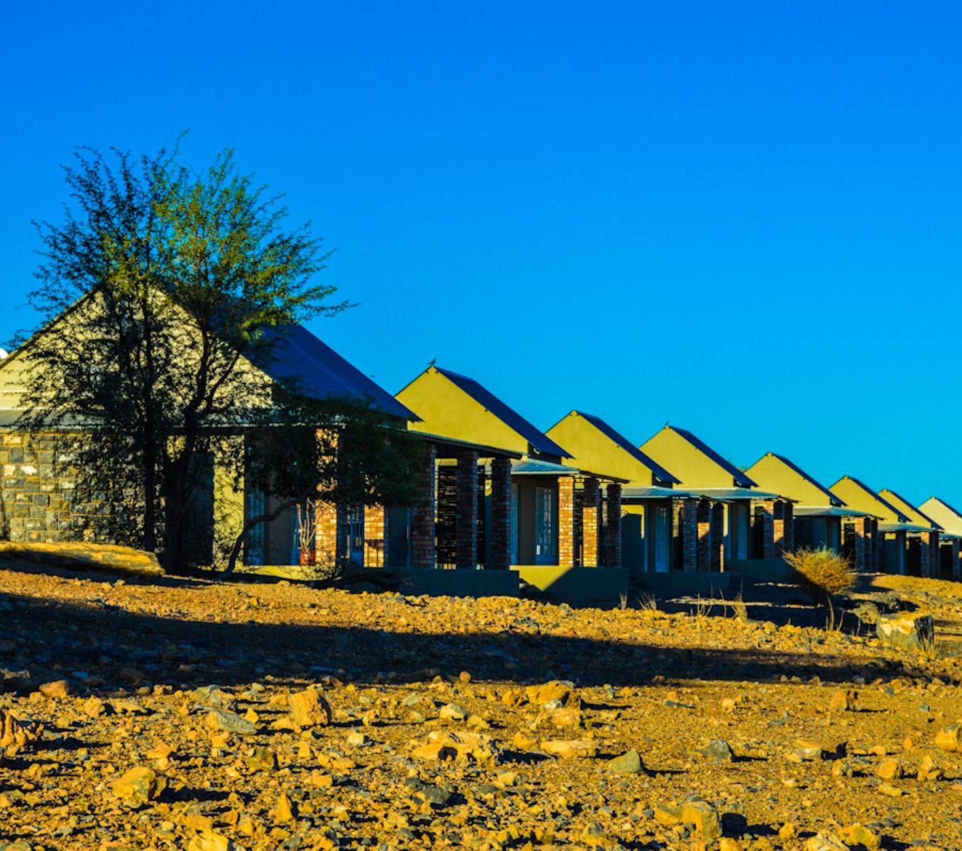 Rondreis Namibië, Fish River Canyon, Alte Kalkofen, buitenaanzicht lodges