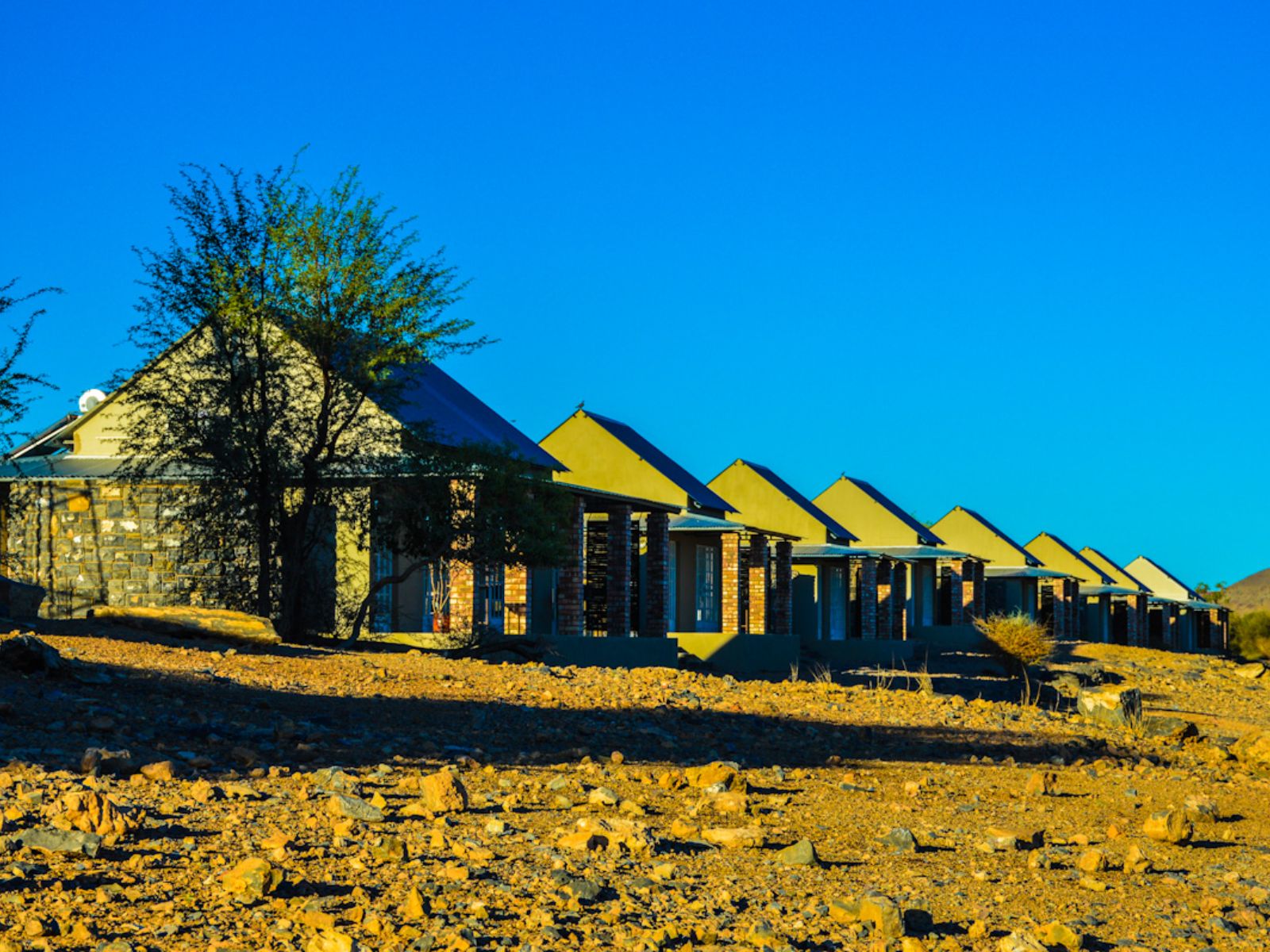 Rondreis Namibië, Fish River Canyon, Alte Kalkofen, buitenaanzicht lodges