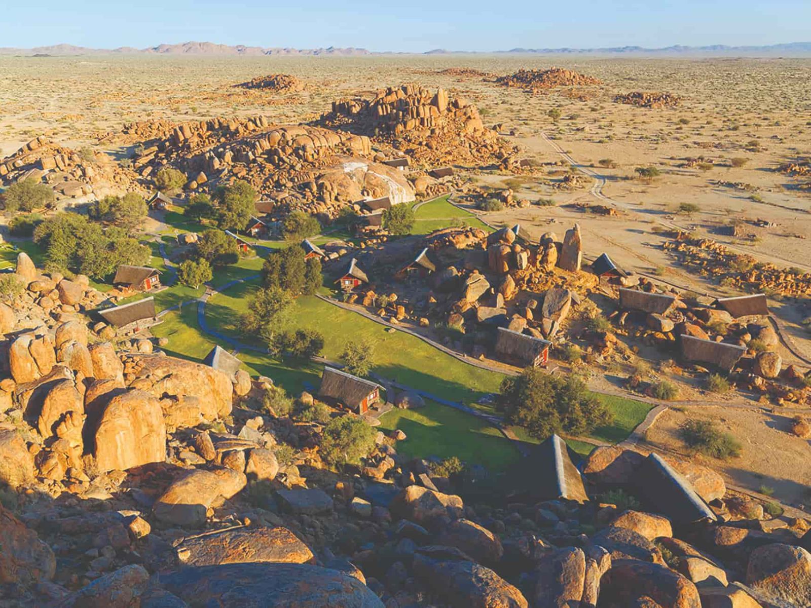 Rondreis Namibië, Fish River Canyon, Canyon Lodge, bovenaanzicht verblijf
