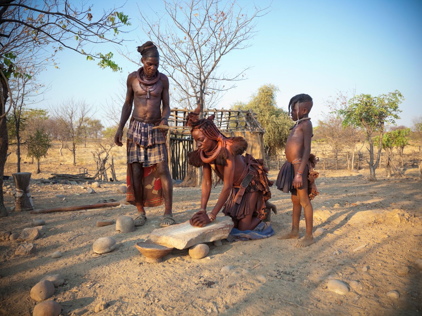 Rondreis Namibië, Kaokoland, Himba-gezin