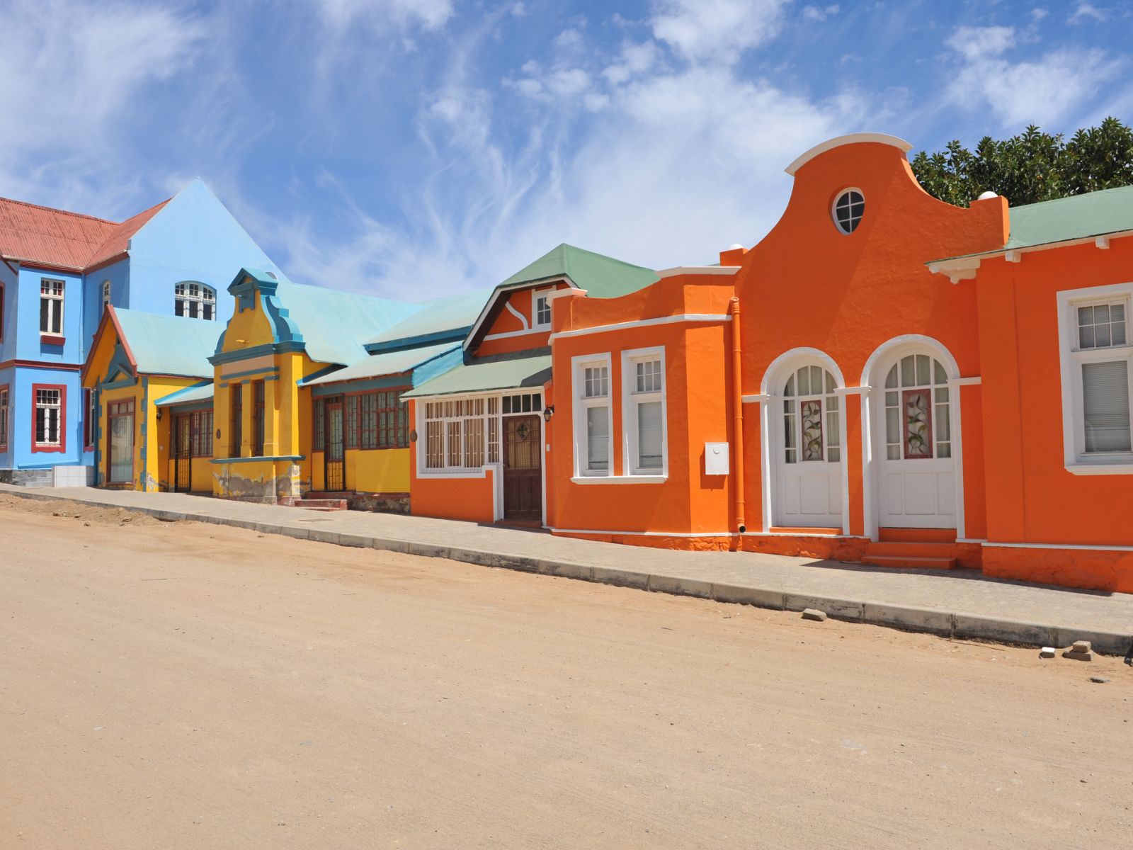 Rondreis Namibië, Lüderitz, kleurrijke huizen