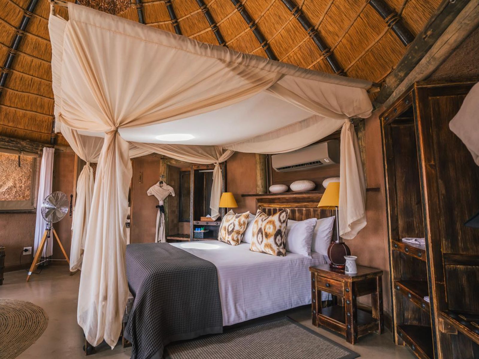Rondreis Namibië, Twyfelfontein, Camp Kipwe, tweepersoonskamer