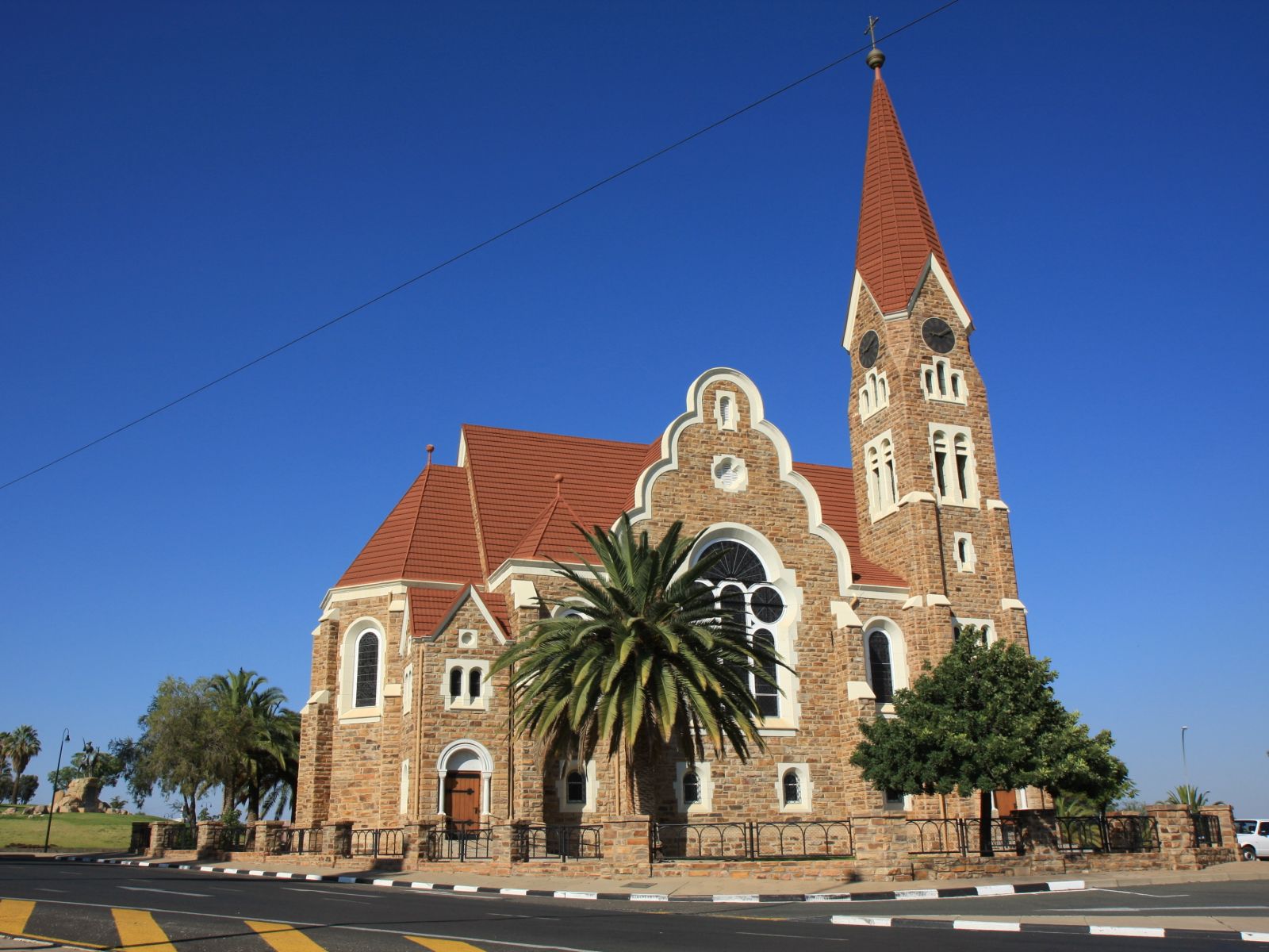 Rondreis Namibië, Windhoek, kerk zijaanzicht links