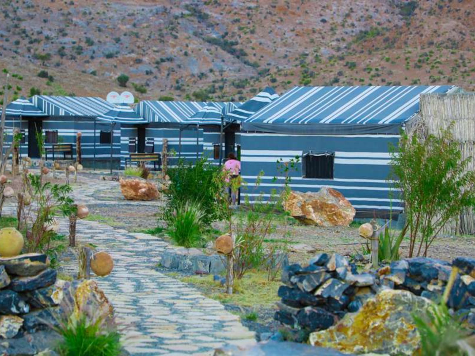 Rondreis Oman, Jebel Shams, Sama Heights Resort, buitenaanzicht verblijf