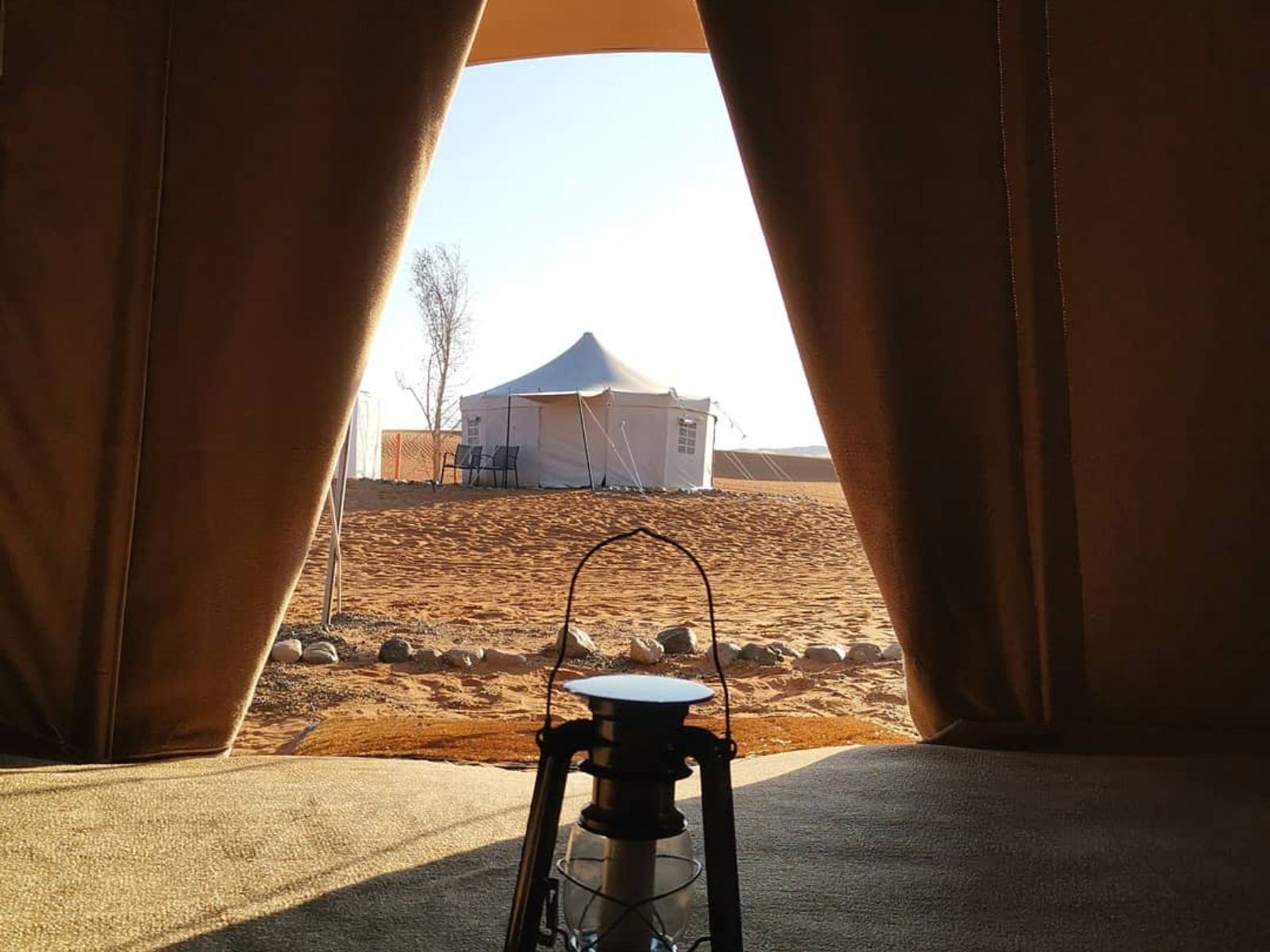 Rondreis Oman, Wahiba Sands, Al Sarmadi Desert Camp, binnenkant tent