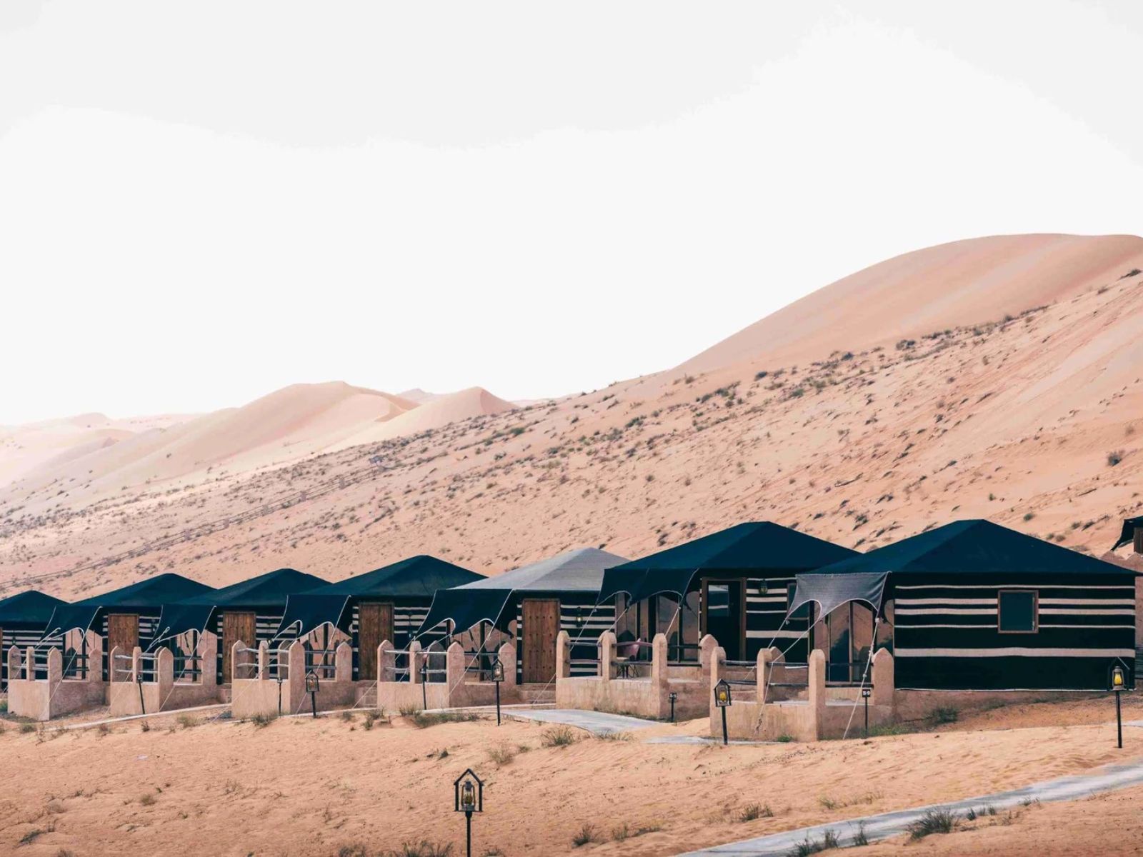 Rondreis Oman, Wahiba Sands, Thousand Nights Camp, overzicht tenten