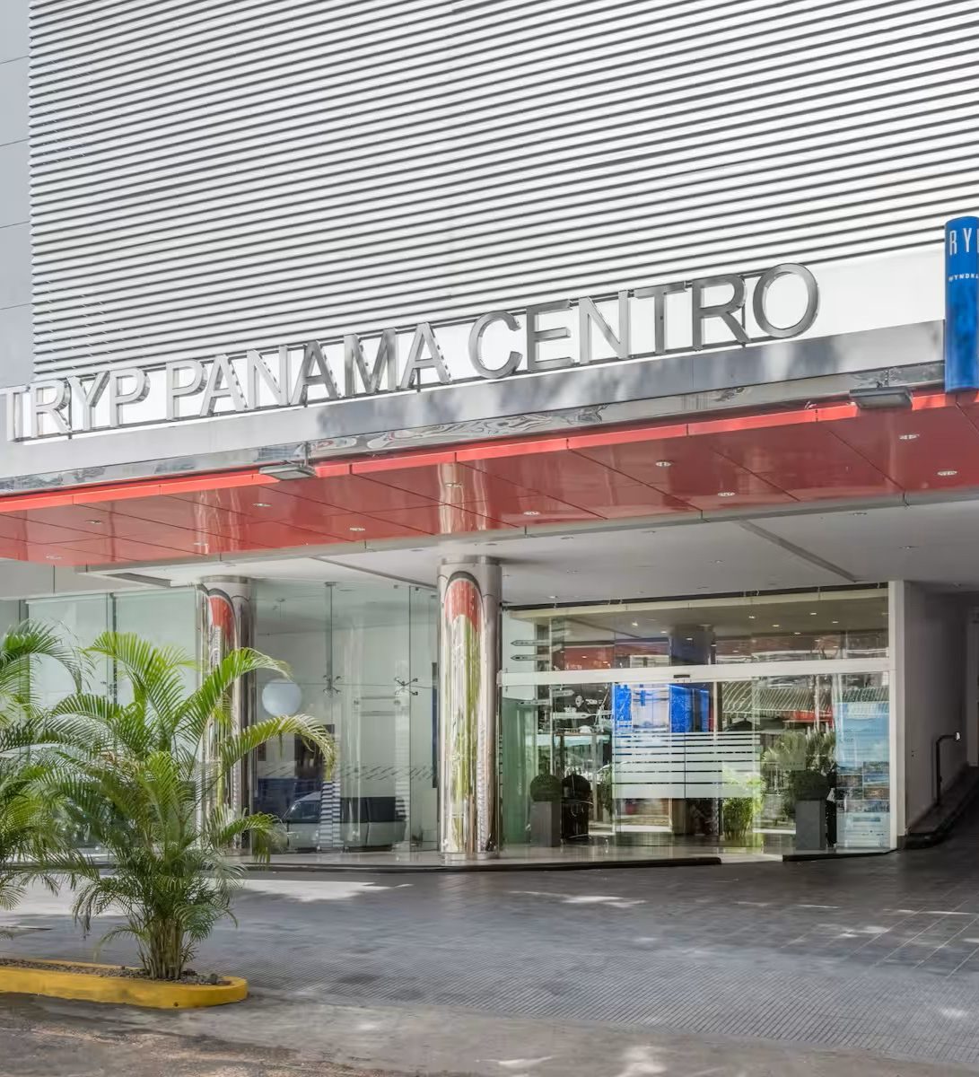 Rondreis Panama, Panama stad, Tryp Panama Centro, buitenaanzicht
