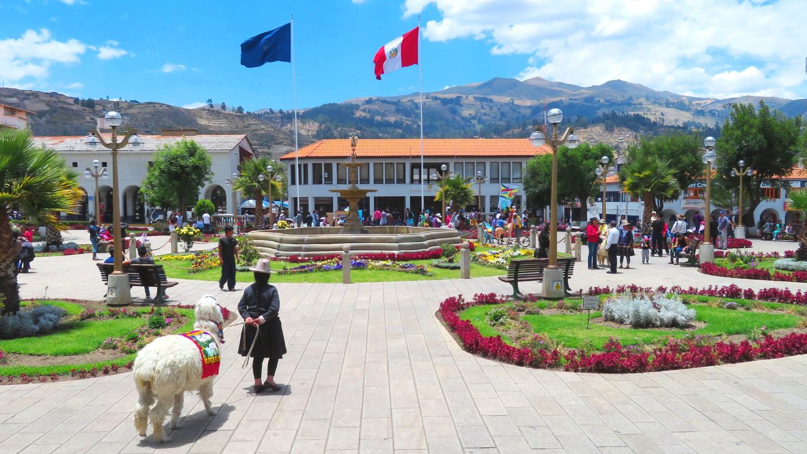 Rondreis Peru, Huaraz, plein in de stad