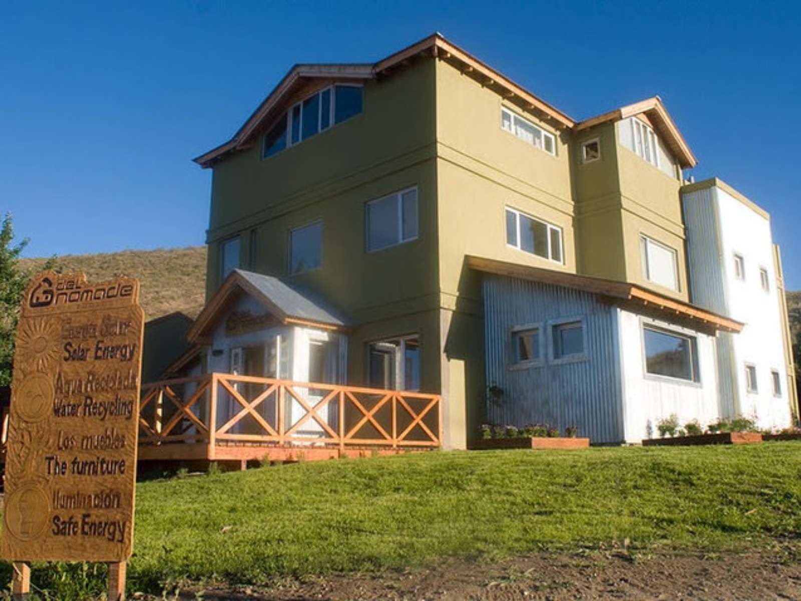 rondreis argentinie puerto piramides del nomade eco hotel zijaanzicht