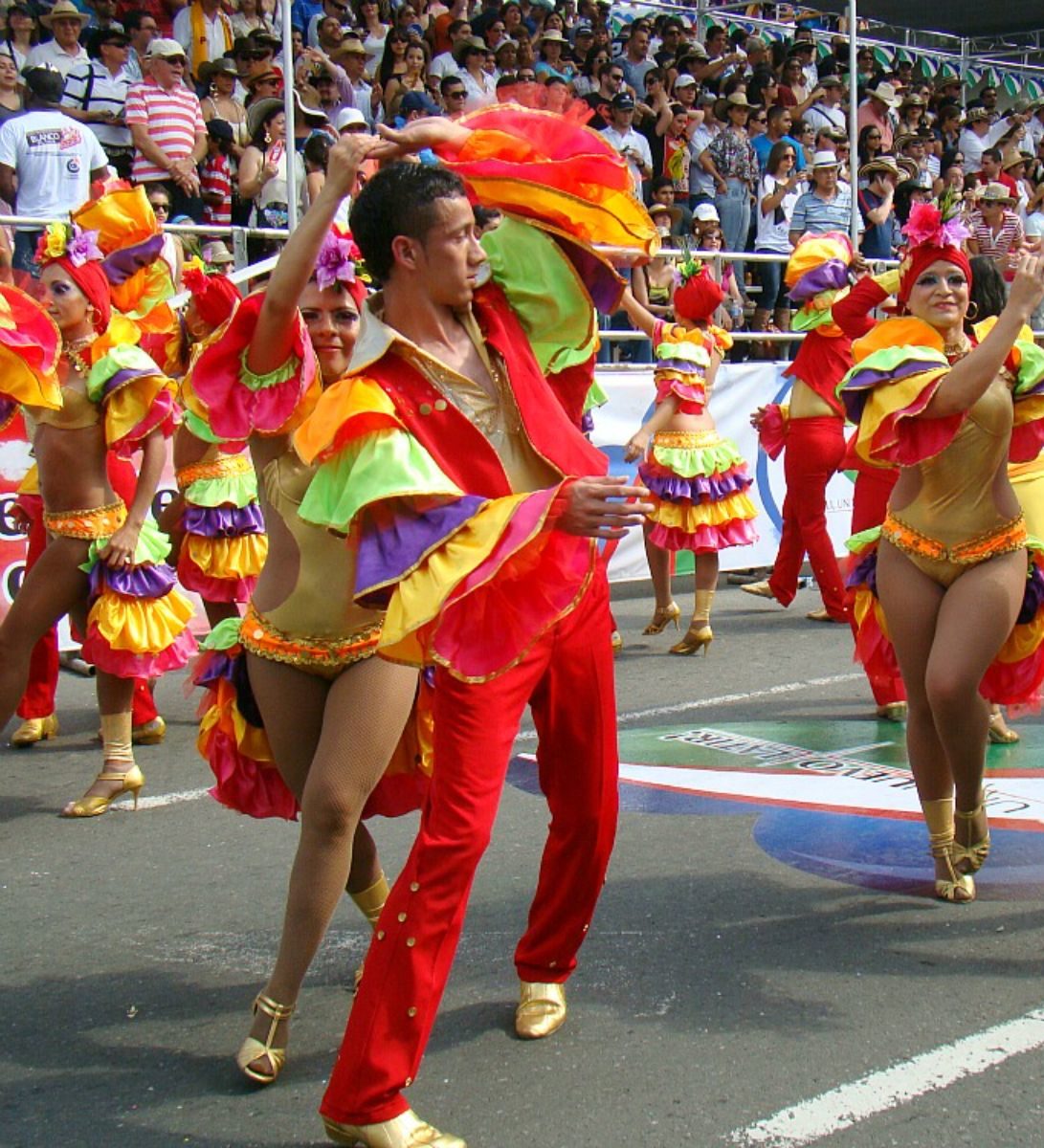 rondreis-colombia-cali-salsa-aspect-ratio-382-420