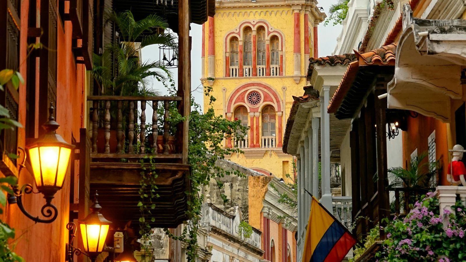 rondreis colombia, cartagena kerktoren