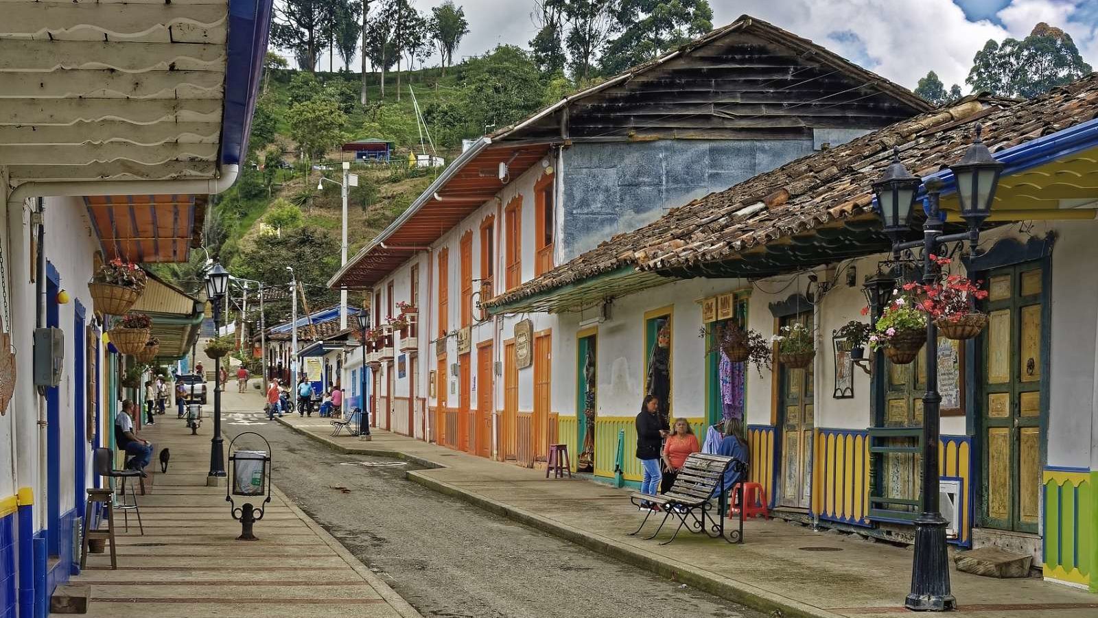 rondreis colombia, Salento koffieregio, straat