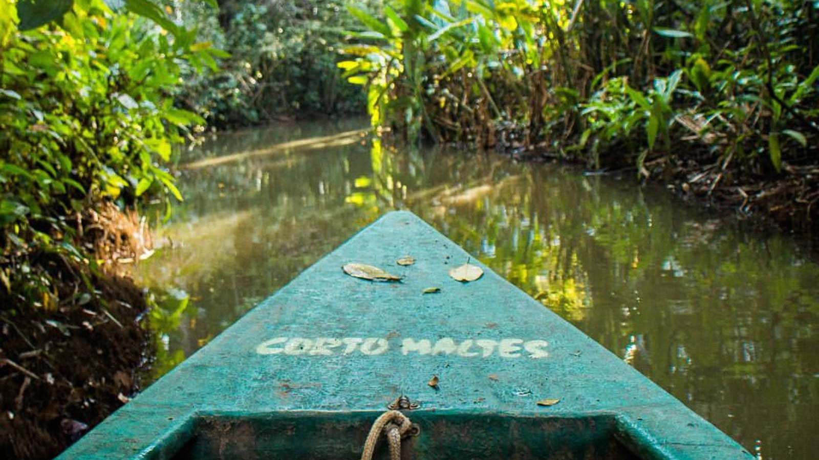 rondreis peru amazone puerto maldonado corto maltes amazonia lodge voorkant boot