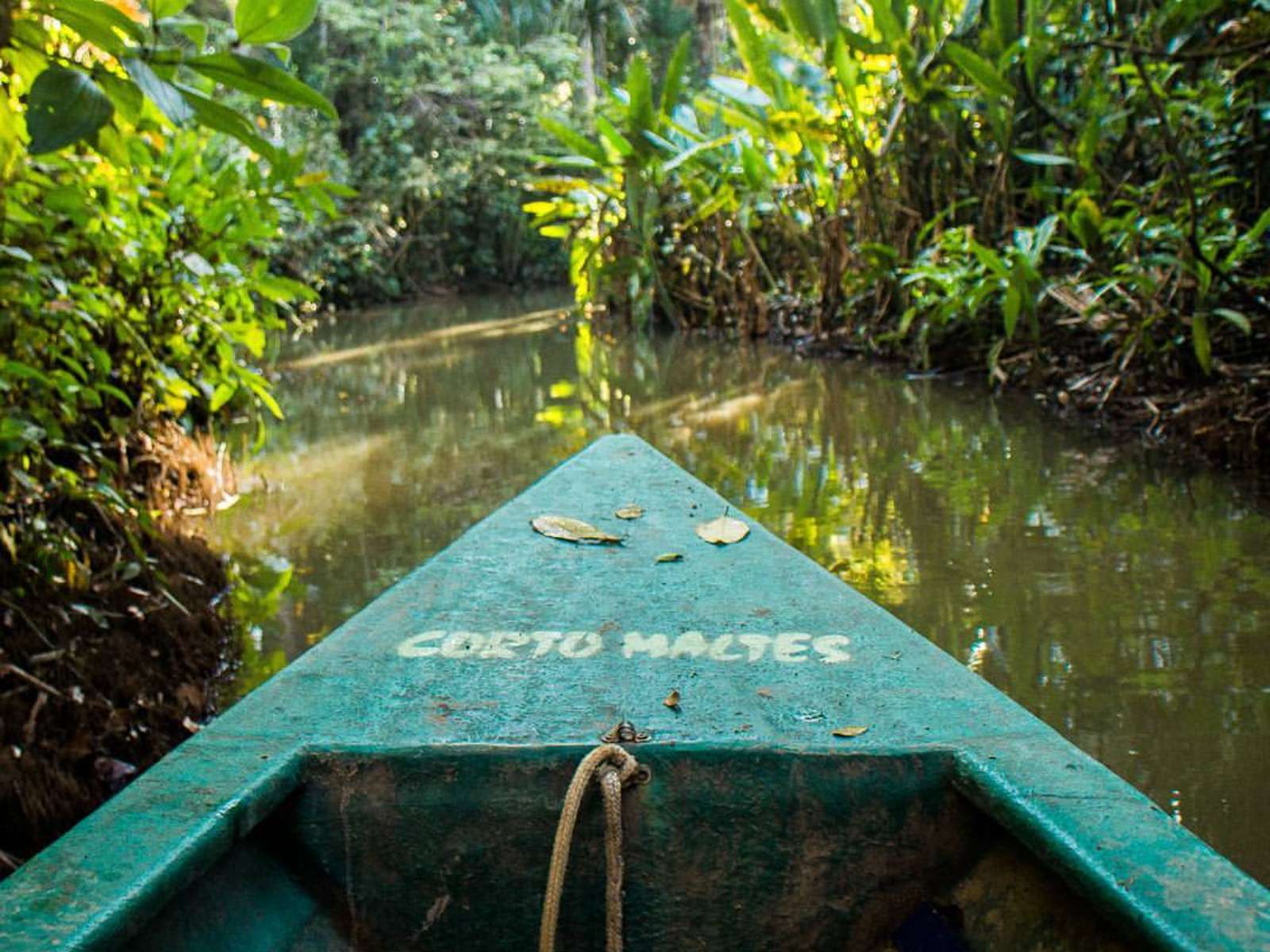 rondreis peru amazone puerto maldonado corto maltes amazonia lodge voorkant boot