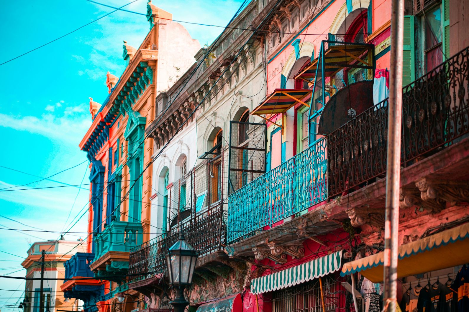 Rondreis Argentinië, Buenos Aires, kleurige huizen in Caminito, La Boca