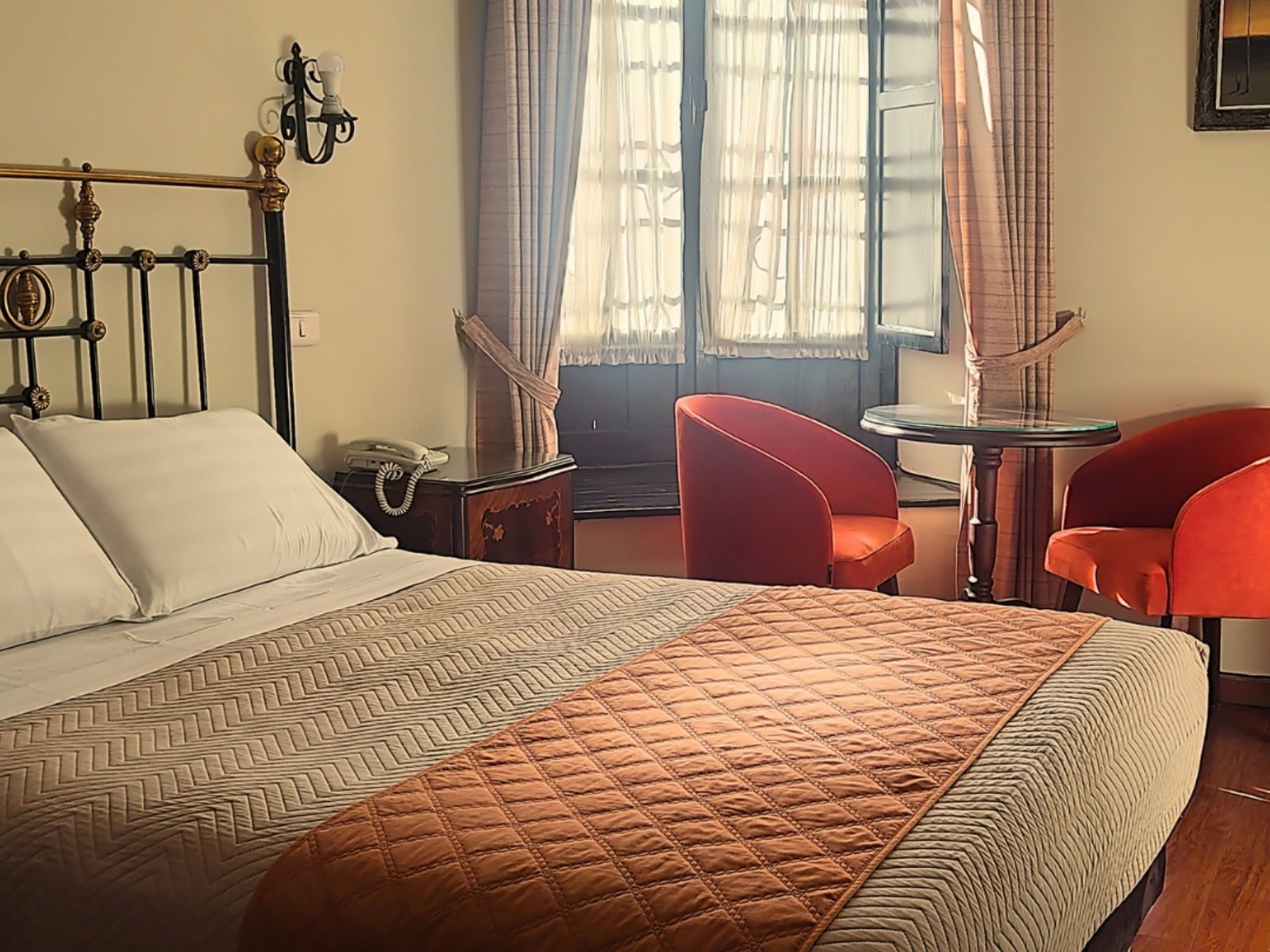 Rondreis Bolivia, Potosi, Hotel Colonial, tweepersoonsbed
