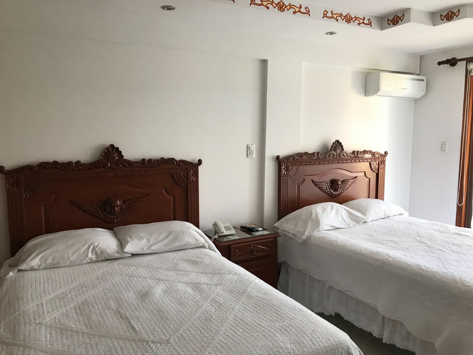 Rondreis Bolivia, Santa Cruz, Hotel K Misional, slaapkamerfoto