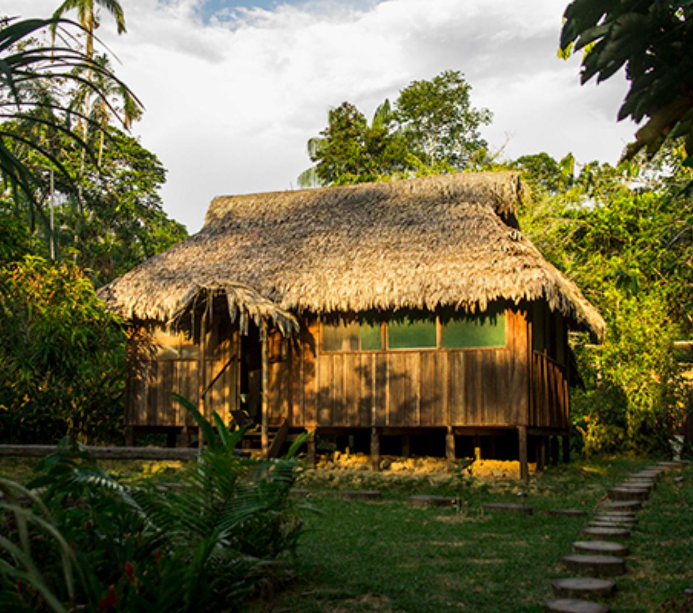 Rondreis Colombia, Leticia, Yoi Eco tours, buitenaanzicht lodge