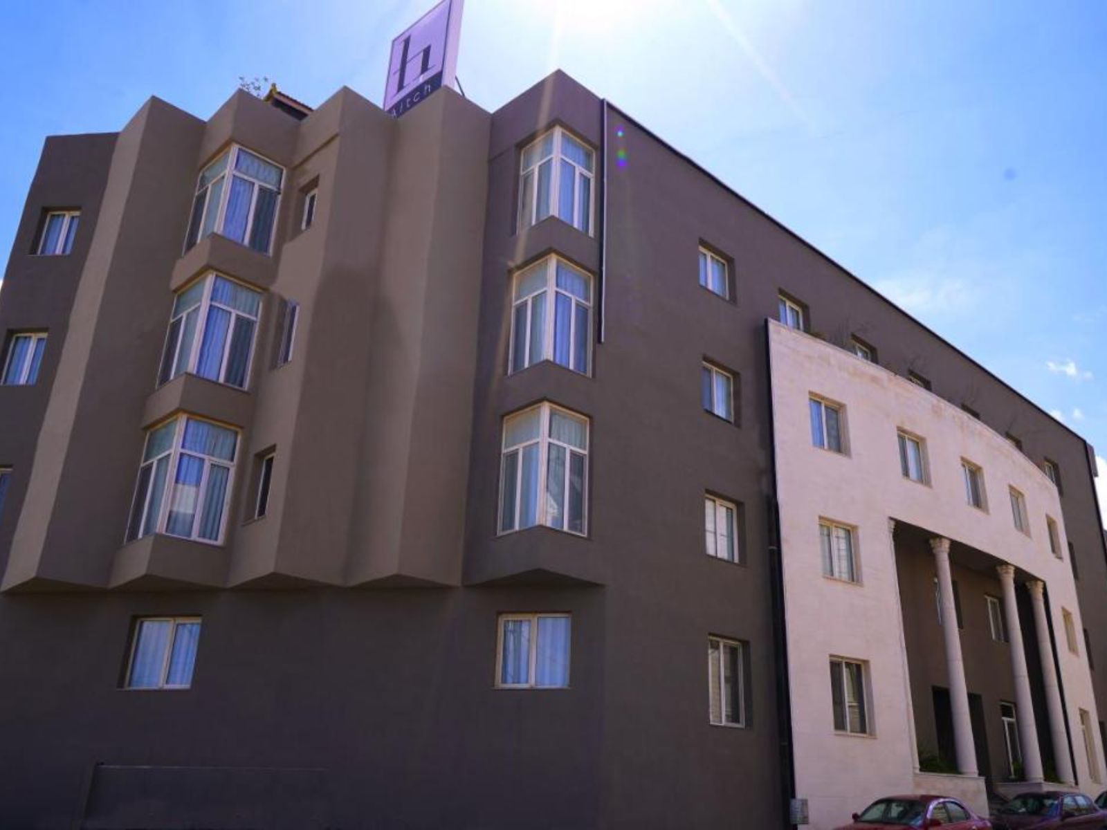 Rondreis Jordanie, Madaba, Aitch Boutique Hotel buitenaanzich