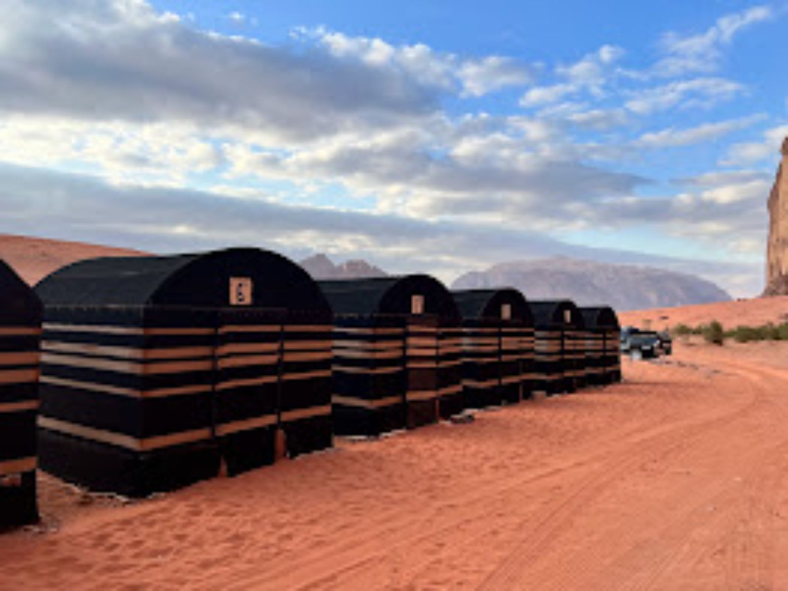 Rondreis Jordanie, Wadi Rum, Bedouin Lifestyle Camp vooraanzicht