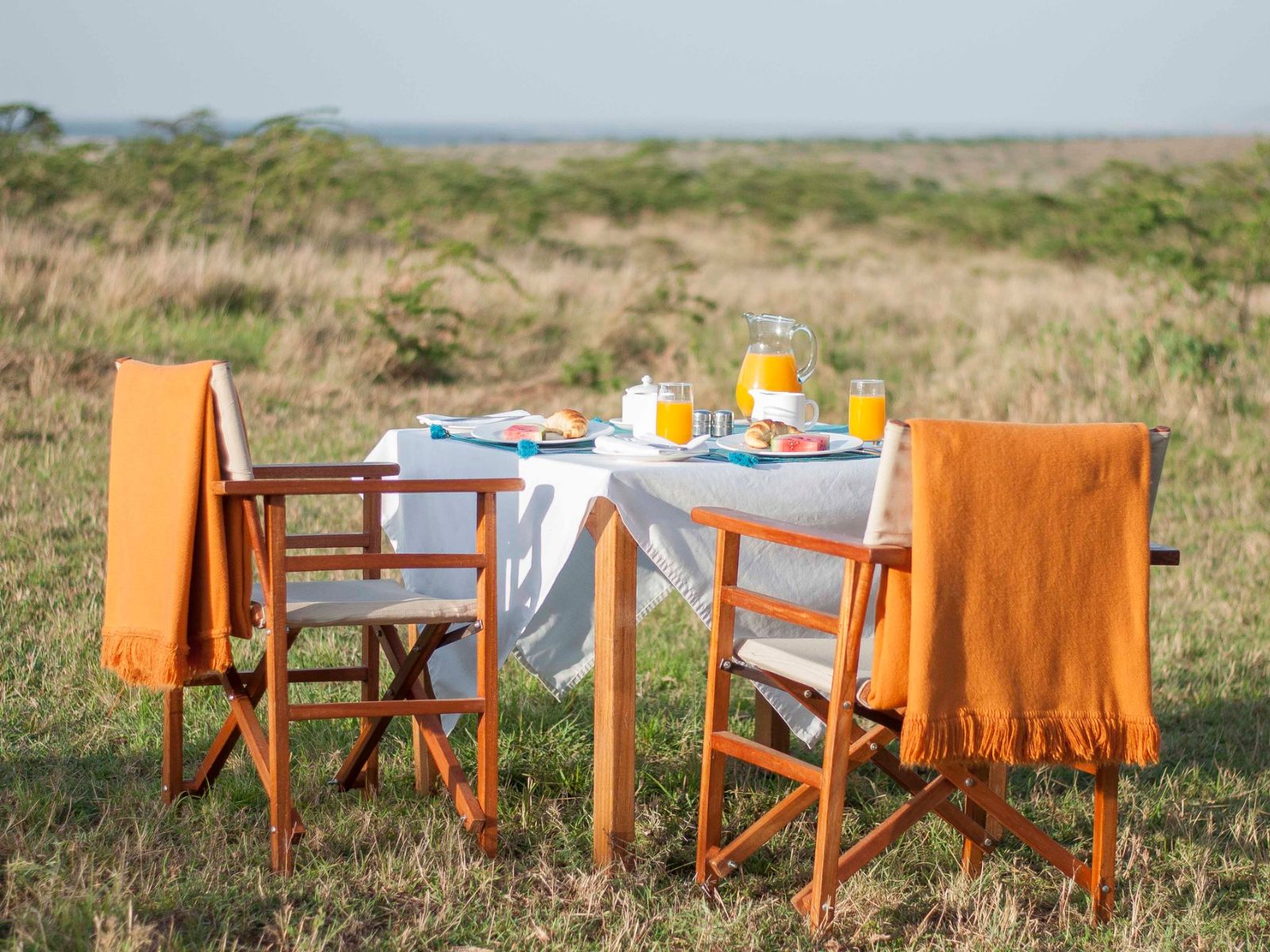 Rondreis Kenia, Masai Mara National Reserve, Kandili Camp, eettafel buiten