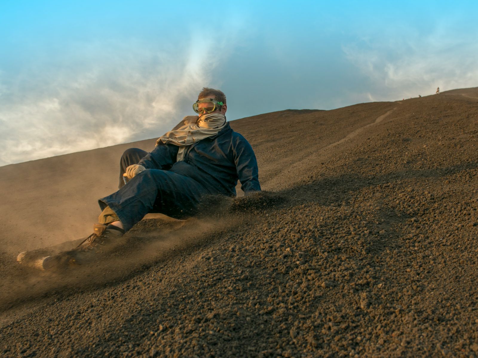 Rondreis Nicaragua, Cerro Negro, Vulkaan boarden - man