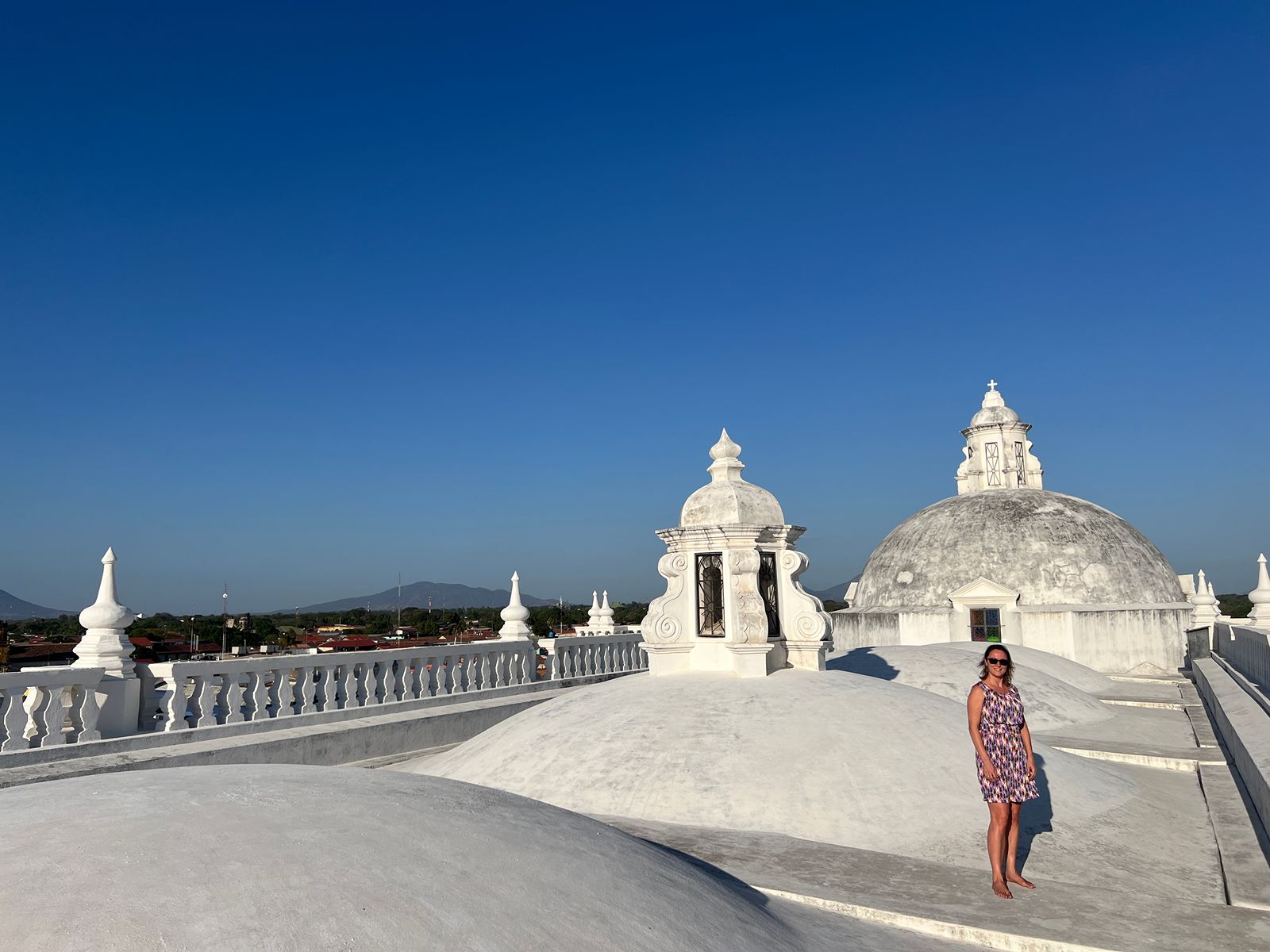 Rondreis Nicaragua, Leon, op dak kathedraal
