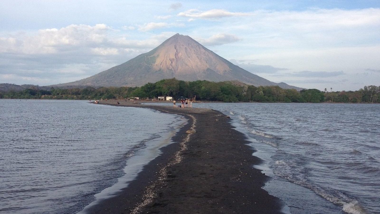 Rondreis Nicaraqua, Isla de Ometepe, pad door het water