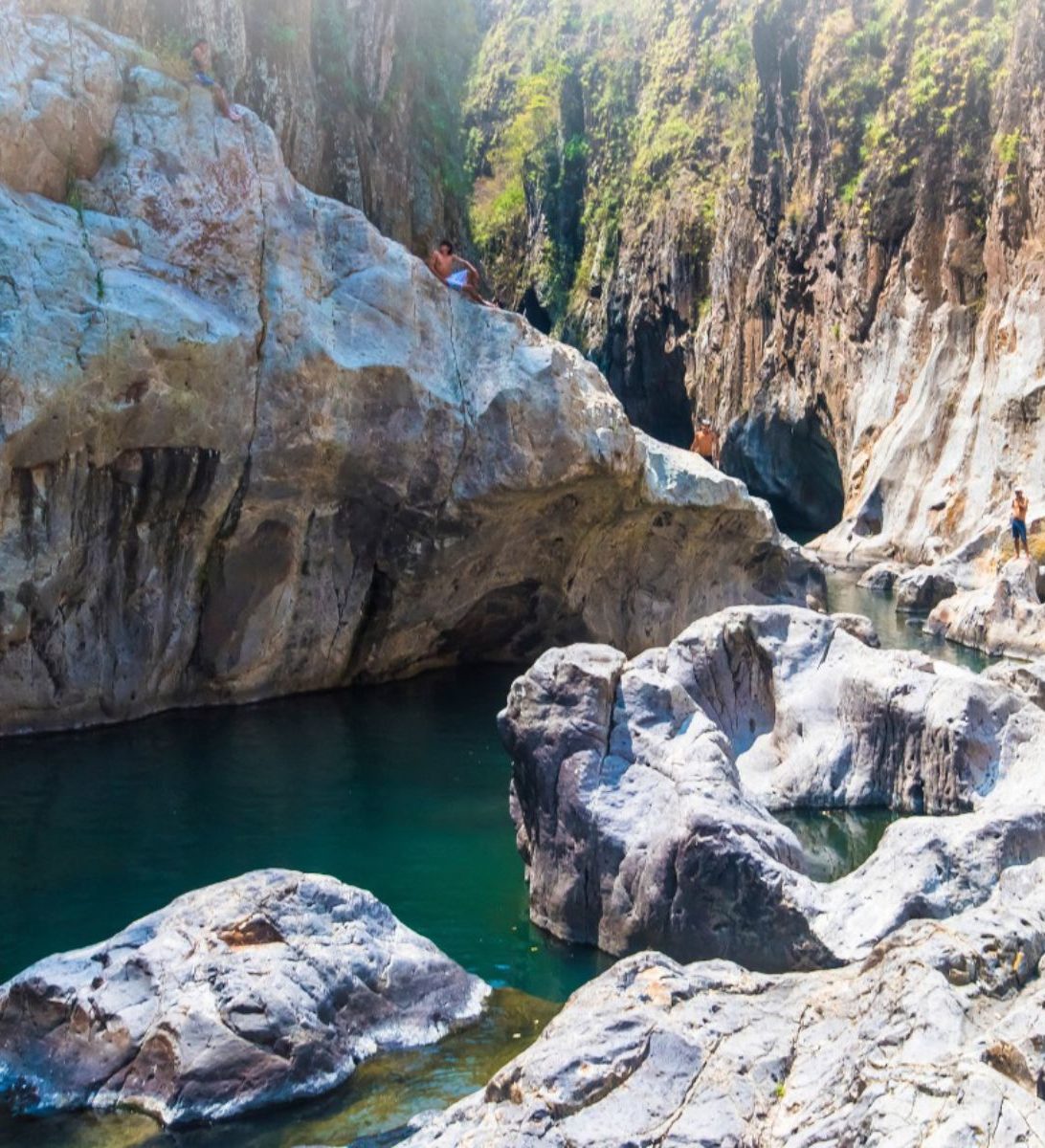 Rondreis Nicaraqua, Somoto Canyon, rotsen