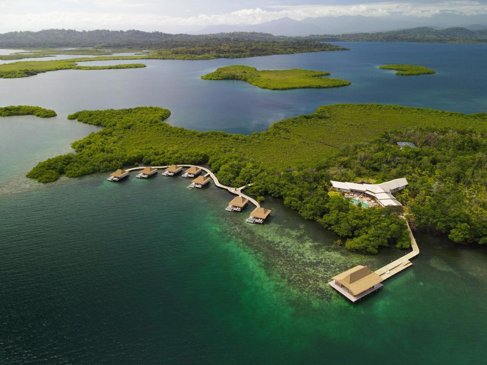 Rondreis Panama, Bocas del Toro, Nayara Bocas del Toro, bovenaanzicht verblijf