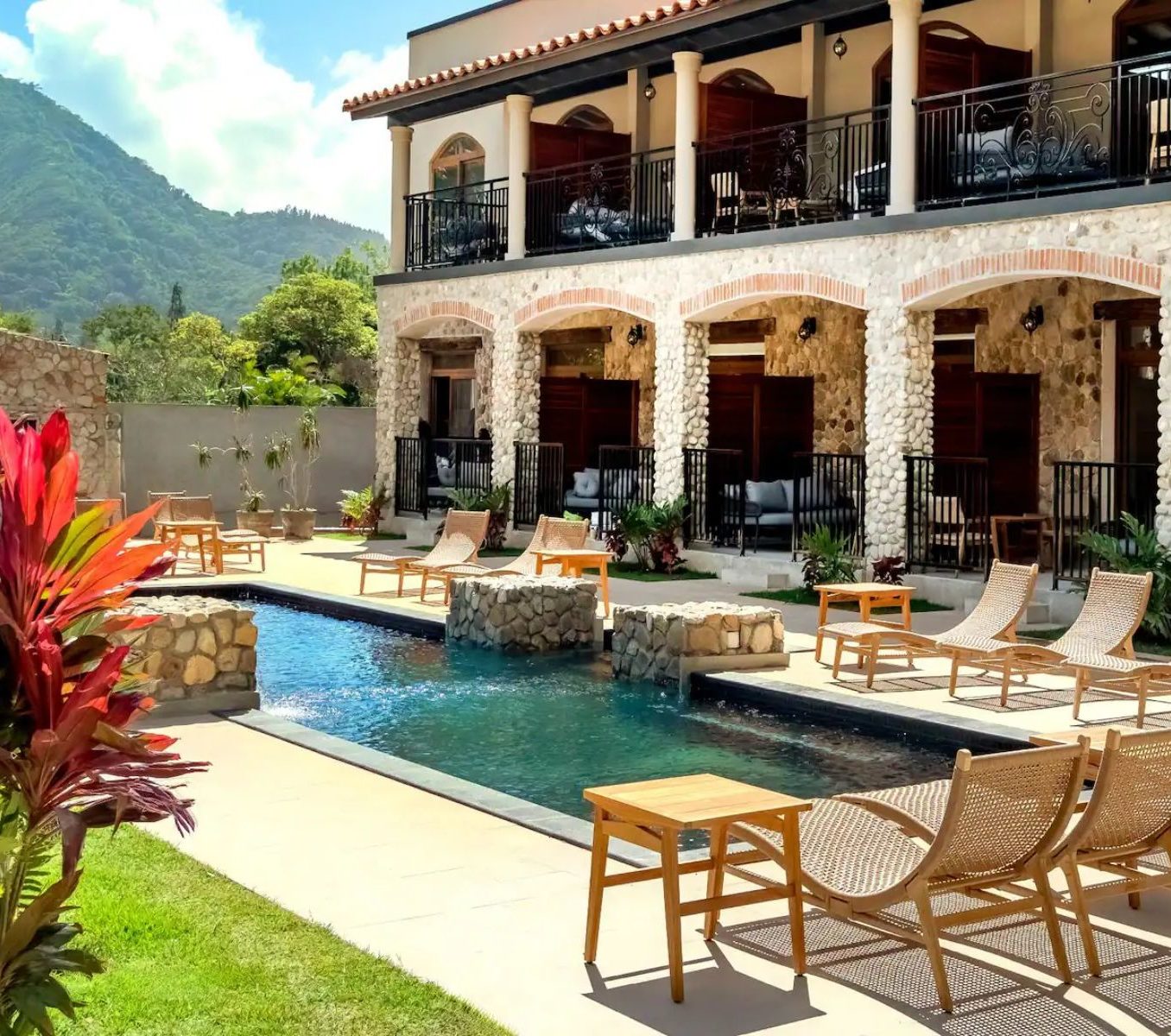 Rondreis Panama, El Valle de Antón, La Compañía El Valle, zwembad