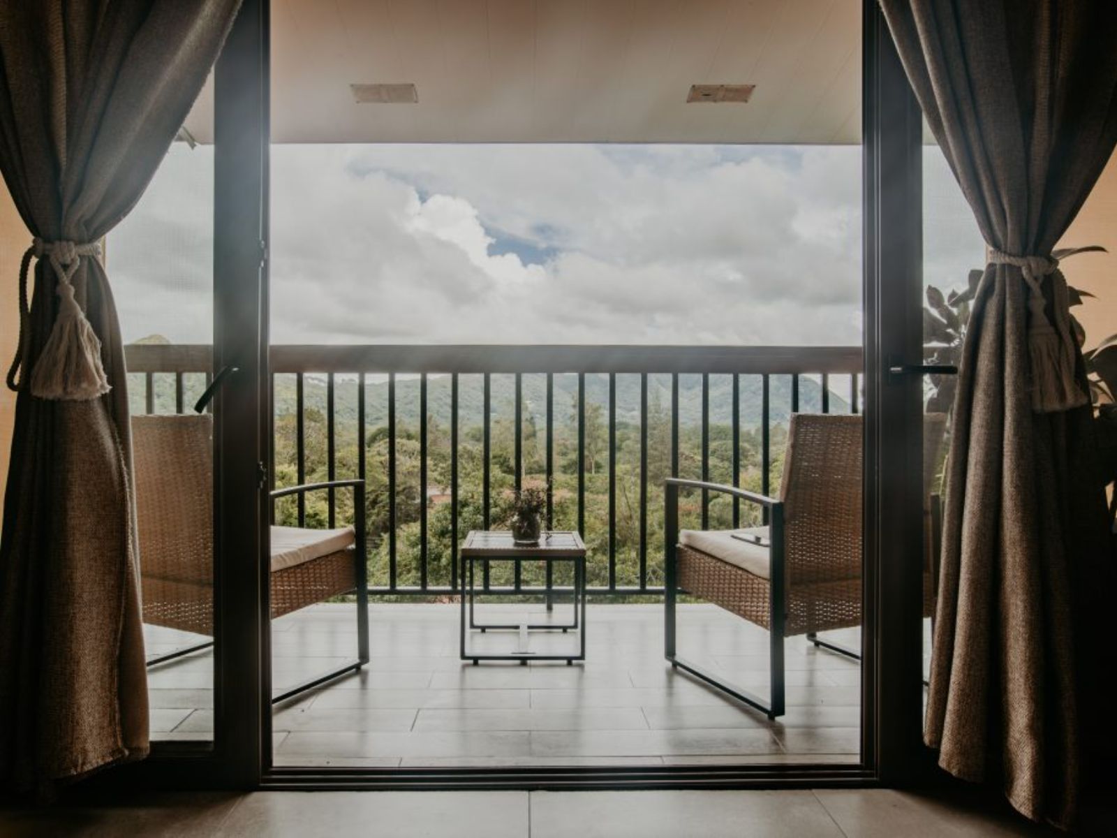 Rondreis Panama, El Valle de Antón, The Golden Frog Inn, balkon
