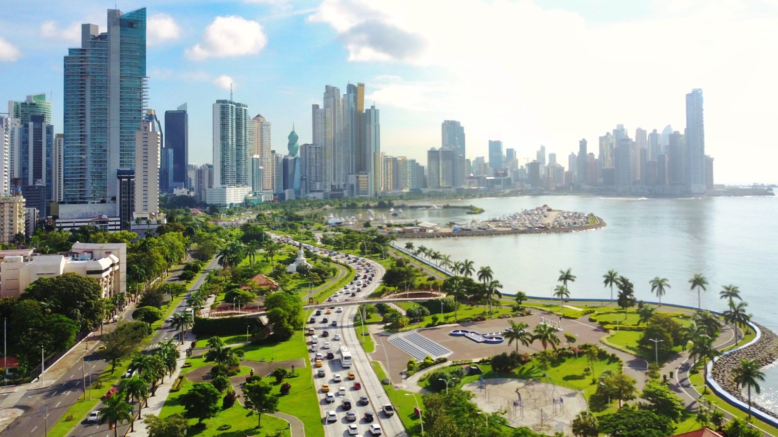 Rondreis Panama, Panama Stad, Wegen langs de zee