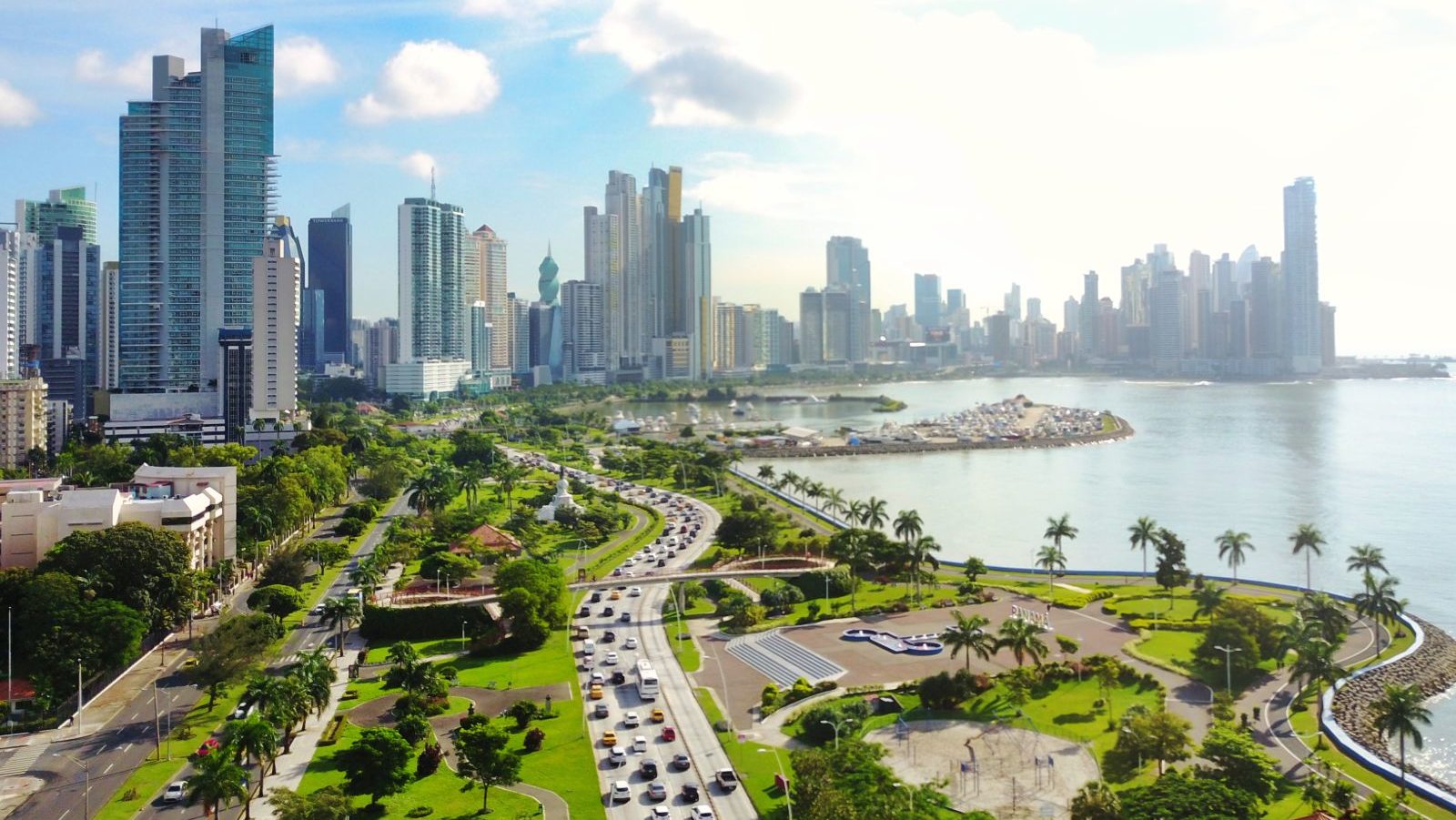 Rondreis Panama, Panama Stad, Wegen langs de zee