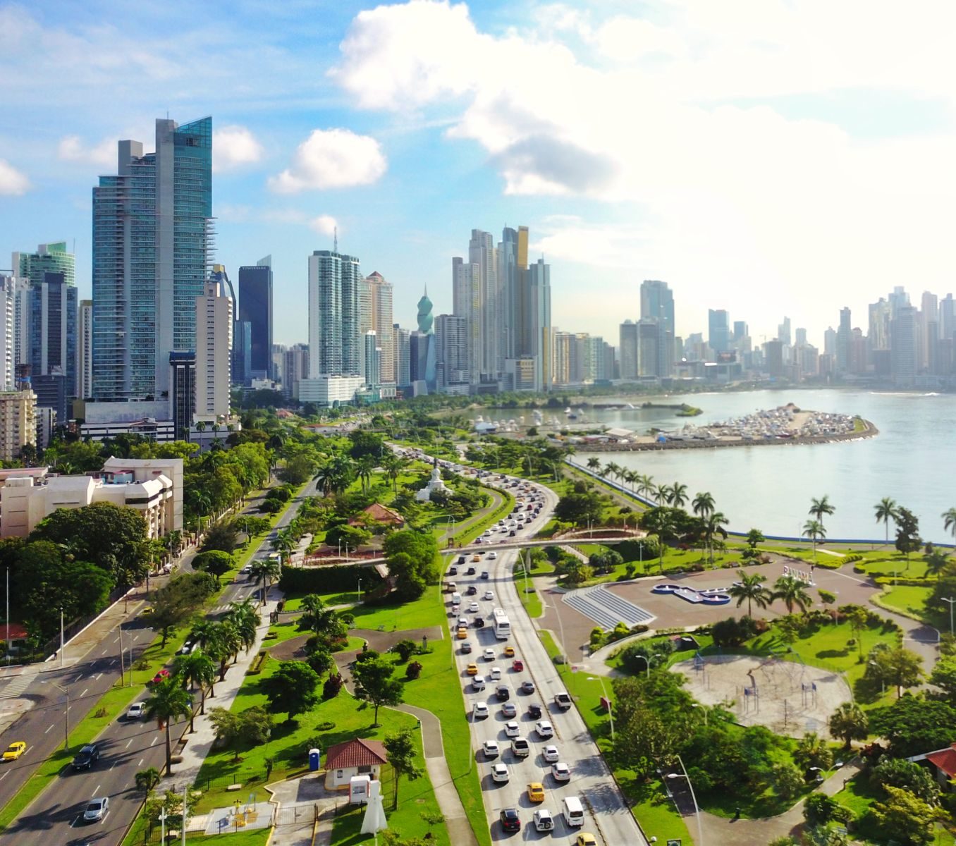 Rondreis Panama, Panama Stad, Wegen langs de zee