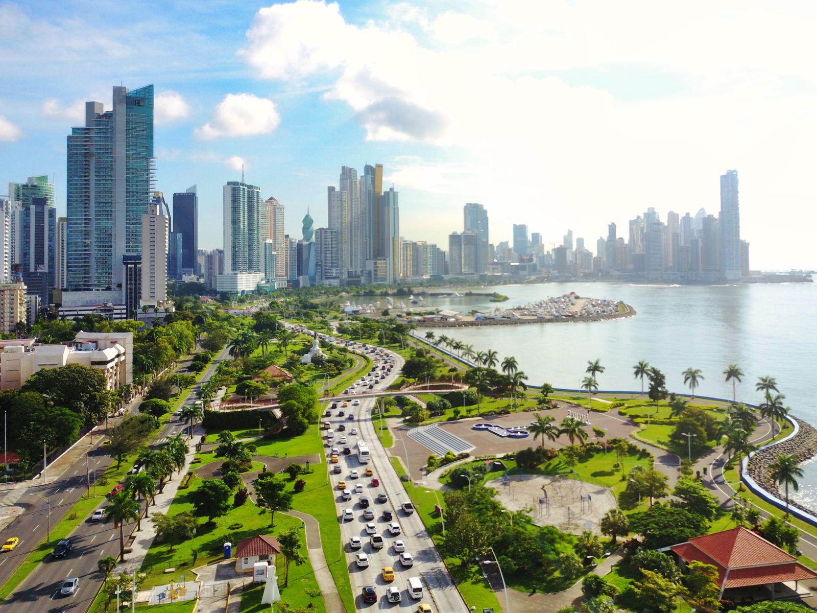 Rondreis Panama, Panama Stad, Wegen langs de zee