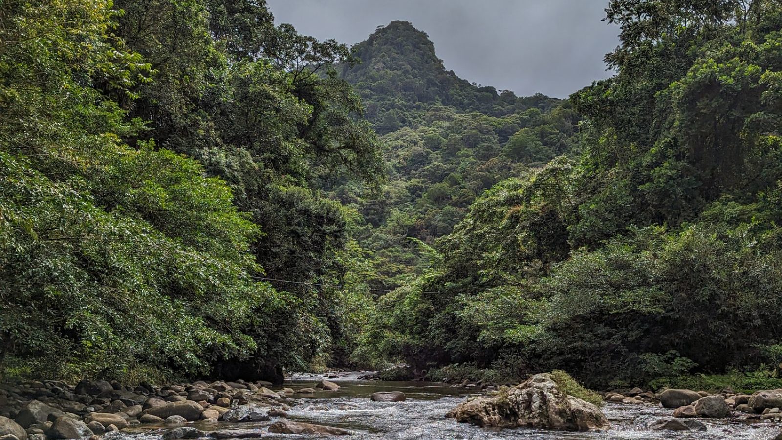 Rondreis Panama, Santa Fe National Park rivier