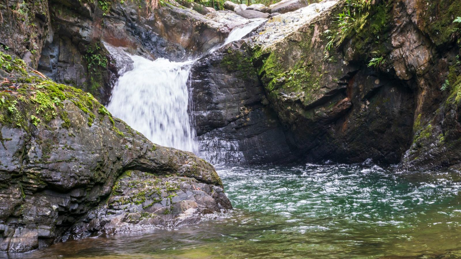 Rondreis Panama, Santa Fe National Park waterval in het park
