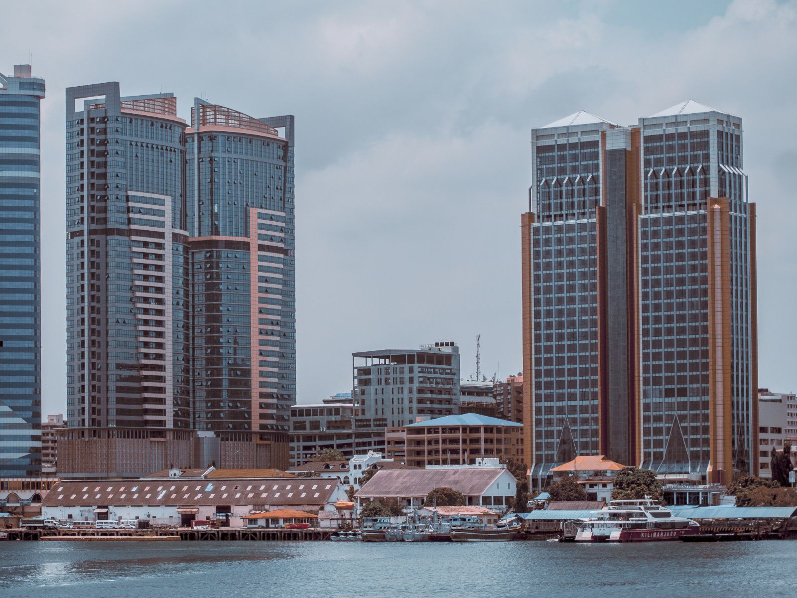 Rondreis Tanzania, Dar es Salaam, haven