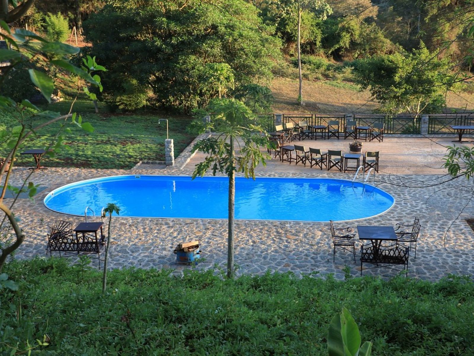 Rondreis Tanzania, Ngorongoro, Endoro Lodge, zwembad