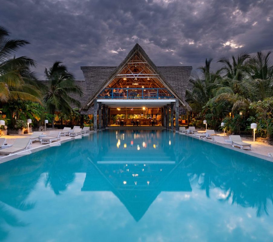 Rondreis Tanzania, Zanzibar, Fun Beach Resort, buitenaanzicht