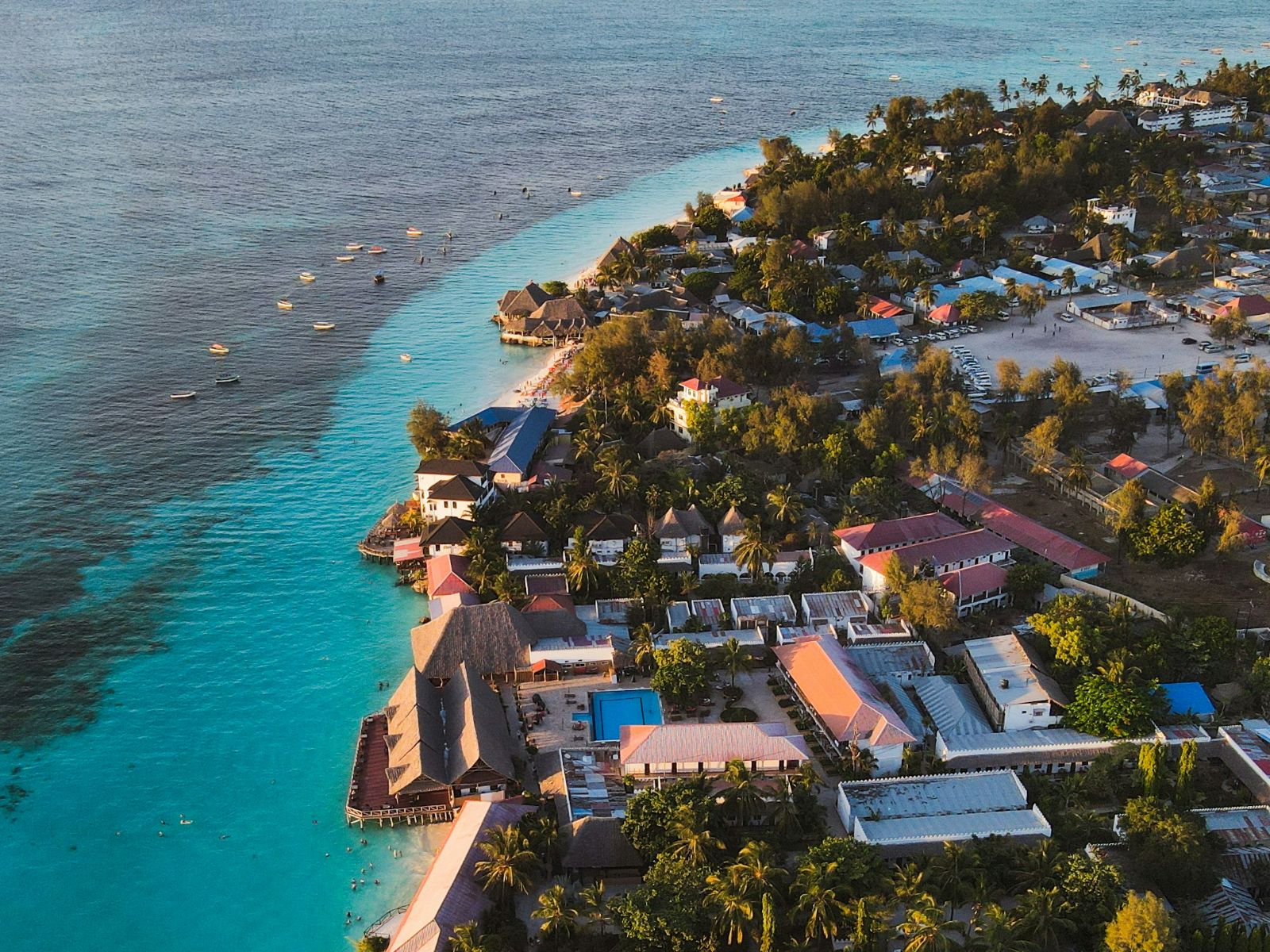 Rondreis Tanzania, Zanzibar, bovenaanzicht stad