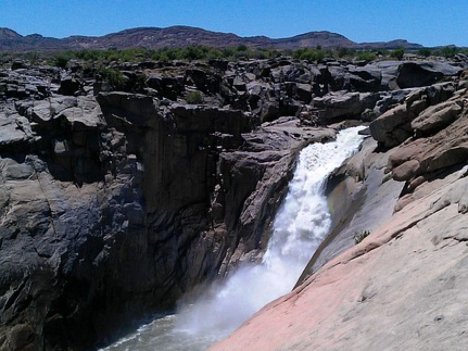 Rondreis Zuid-Afrika, Augrabies Falls NP, waterval tussen de rotsen