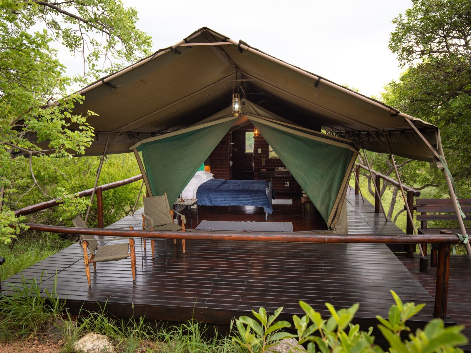 Rondreis Zuid-Afrika, Balule Game Reserve, Parsons Hilltop Safari Camp, buitenaanzicht tent
