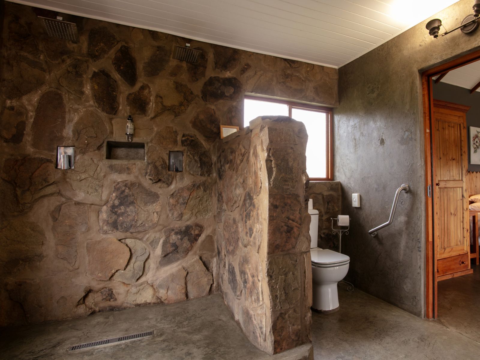 Rondreis Zuid-Afrika, Drakensberg, Berghouse and Cottages, badkamer