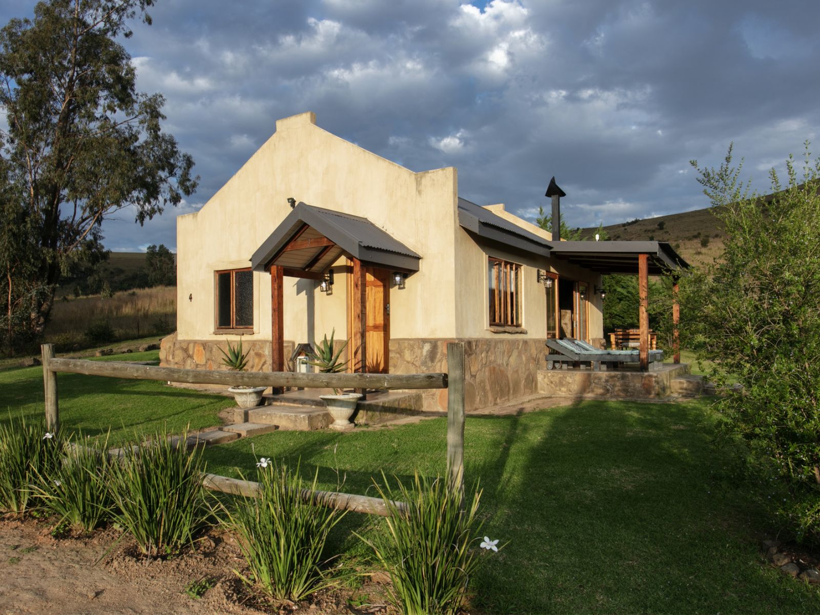 Rondreis Zuid-Afrika, Drakensberg, Berghouse and Cottages, buitenaanzicht