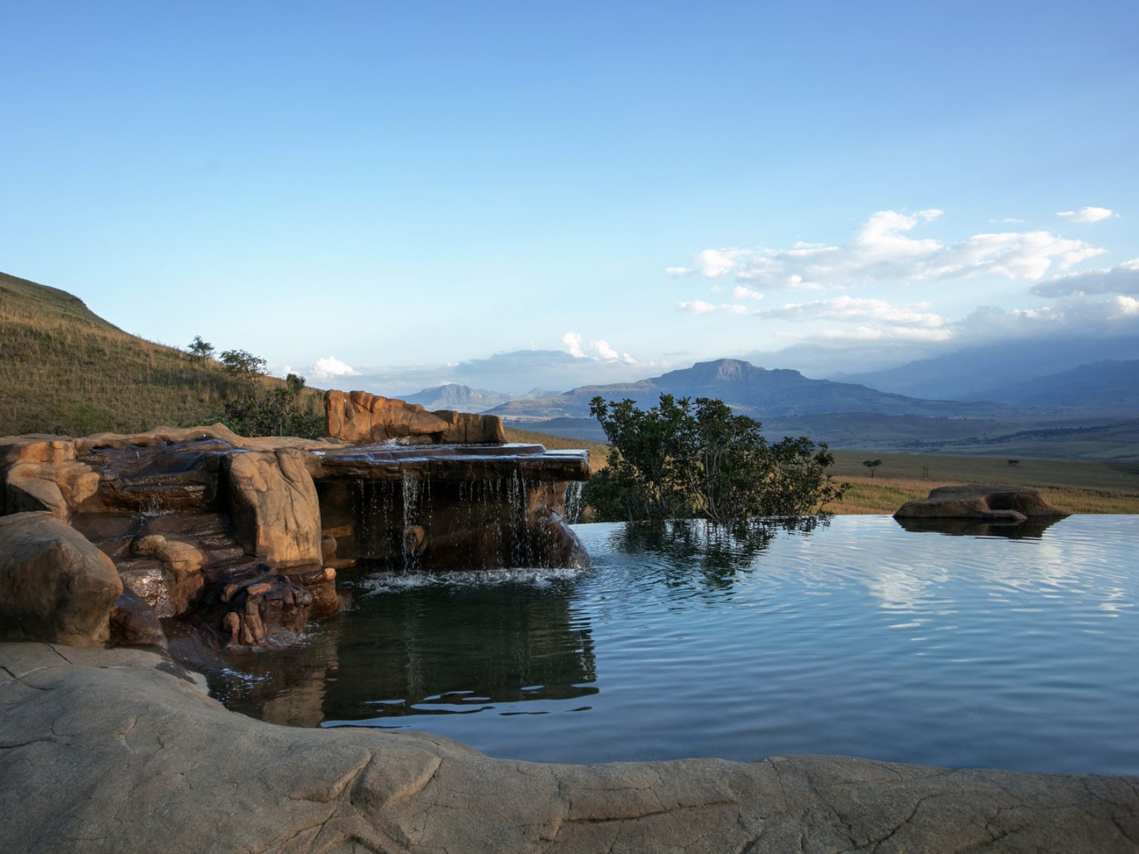 Rondreis Zuid-Afrika, Drakensberg, Berghouse and Cottages, zwembad
